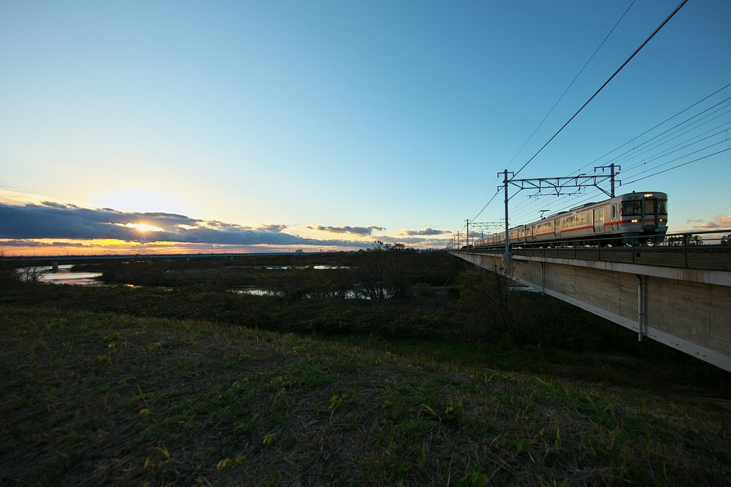 EF11-24mm F4L