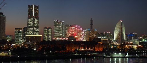 横浜の大桟橋から