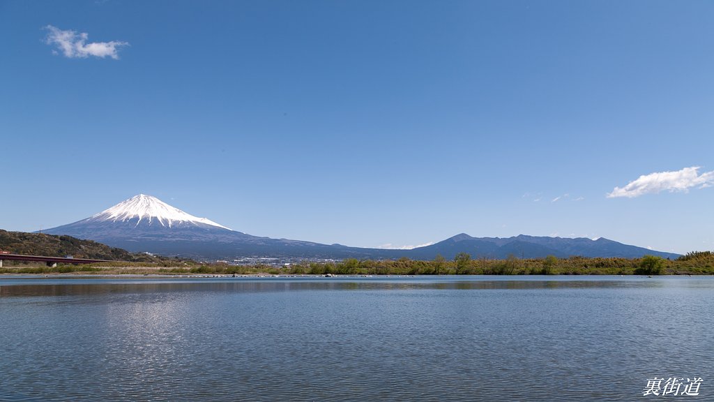 富士川西岸にて【１２x９】
