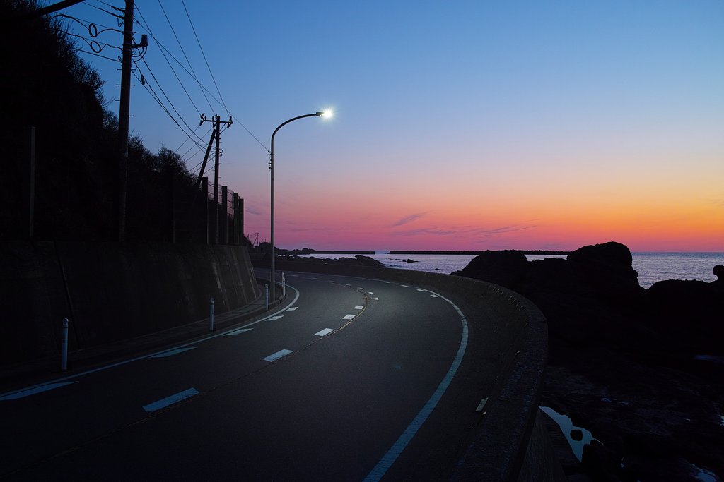 海沿いのカーブ