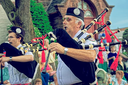 Bagpiper