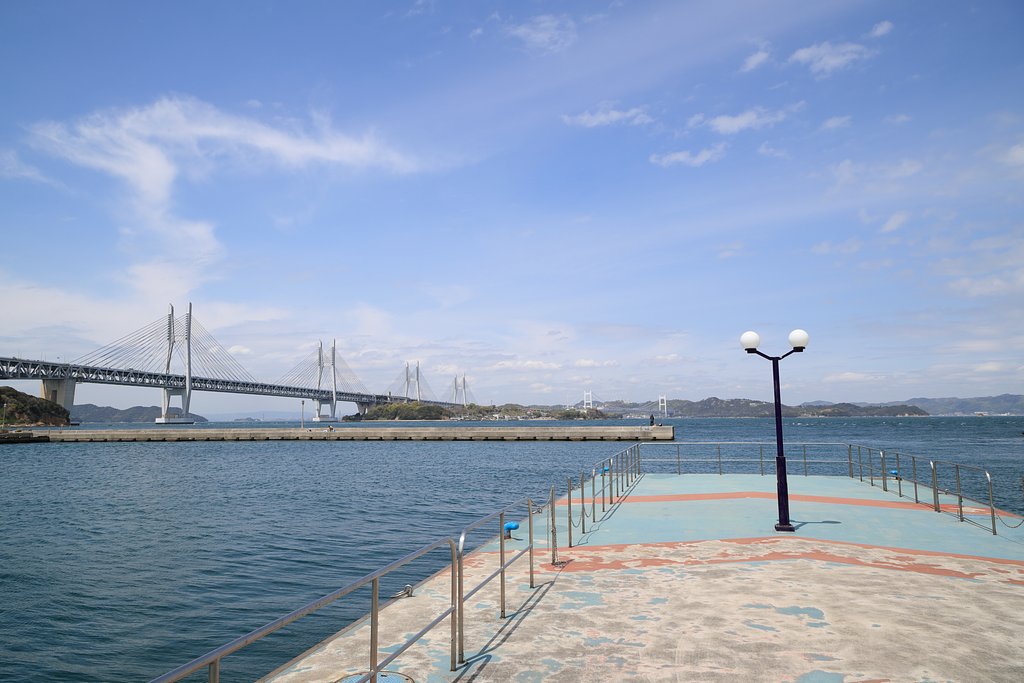 静か過ぎる与島港