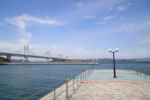 静か過ぎる与島港