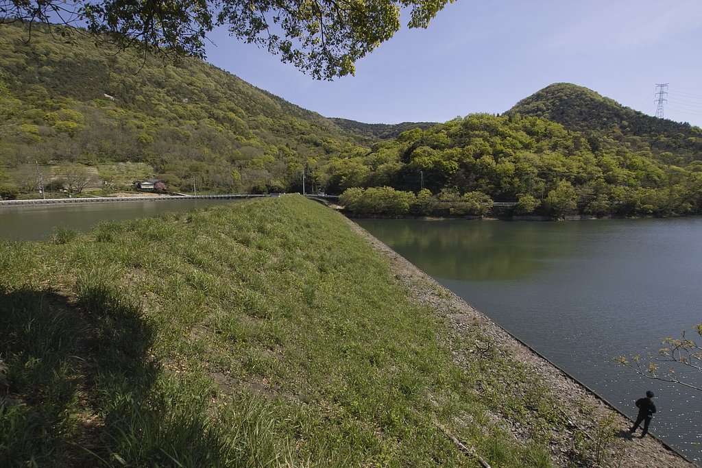 峠の池