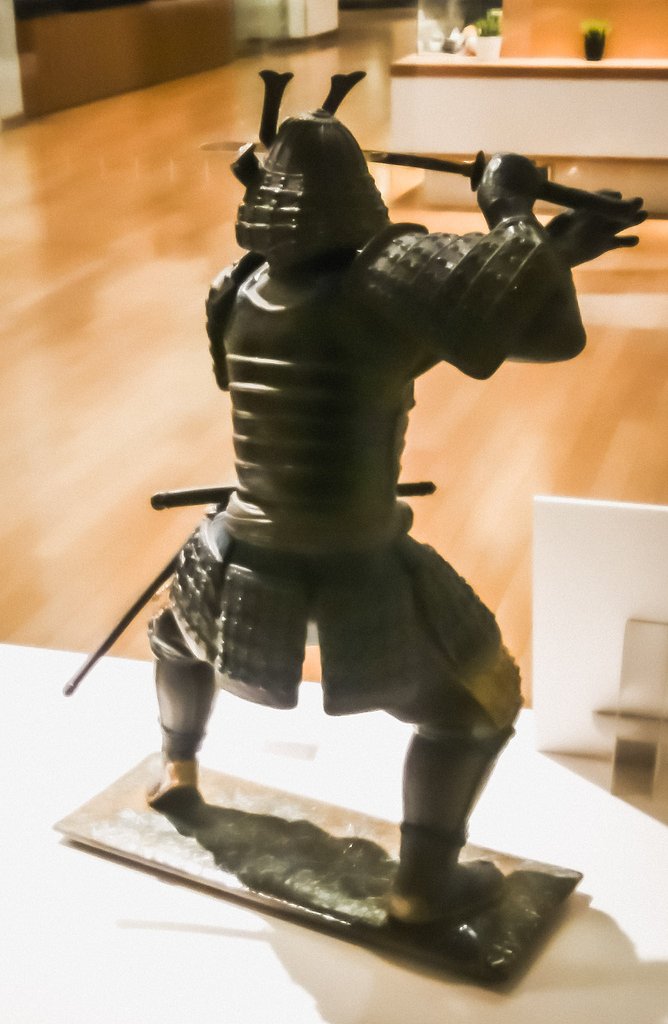 リヤドロの鎧武者