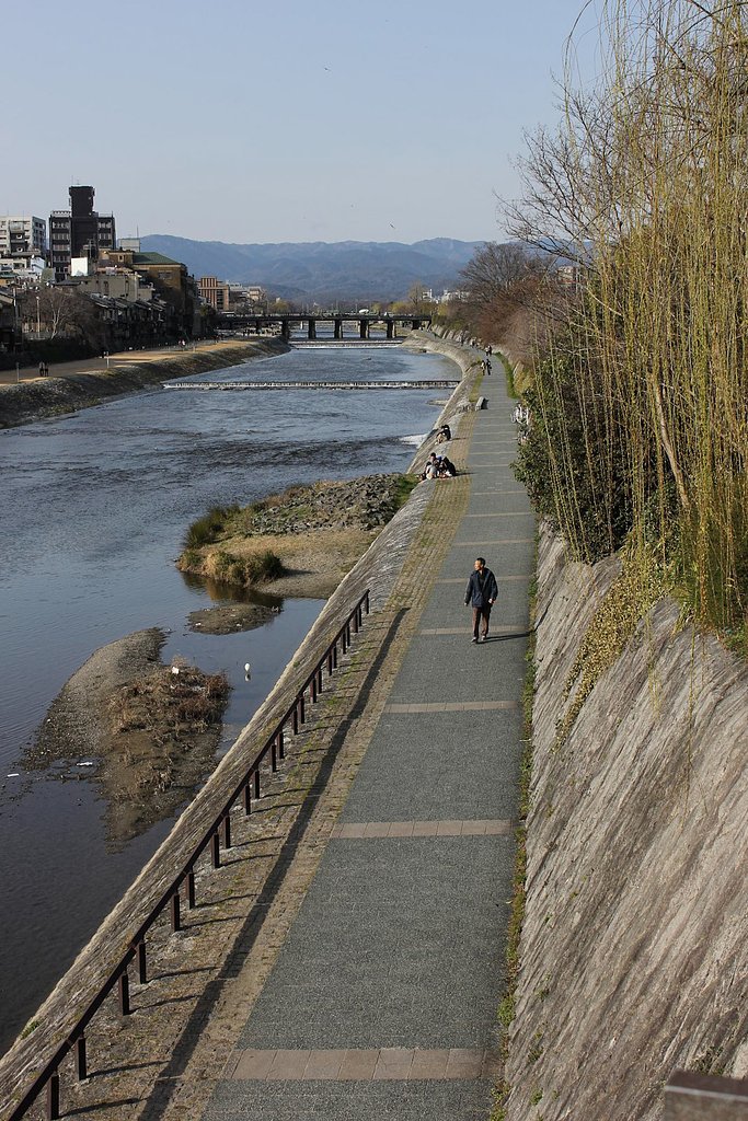 【どこでも空】新春の鴨川