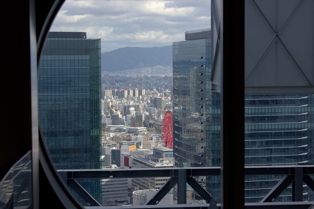 【どこでも空】ビルの狭間