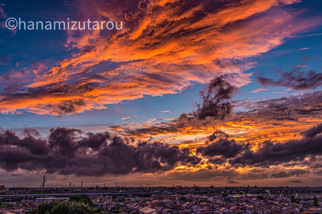 【夏】梅雨明け前の夕景