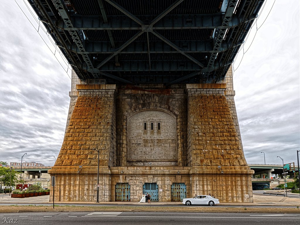 Wedding Photoshoot under Benjamin Franklin Bridge