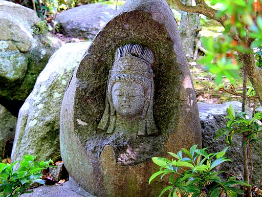 小さな摩崖仏　１