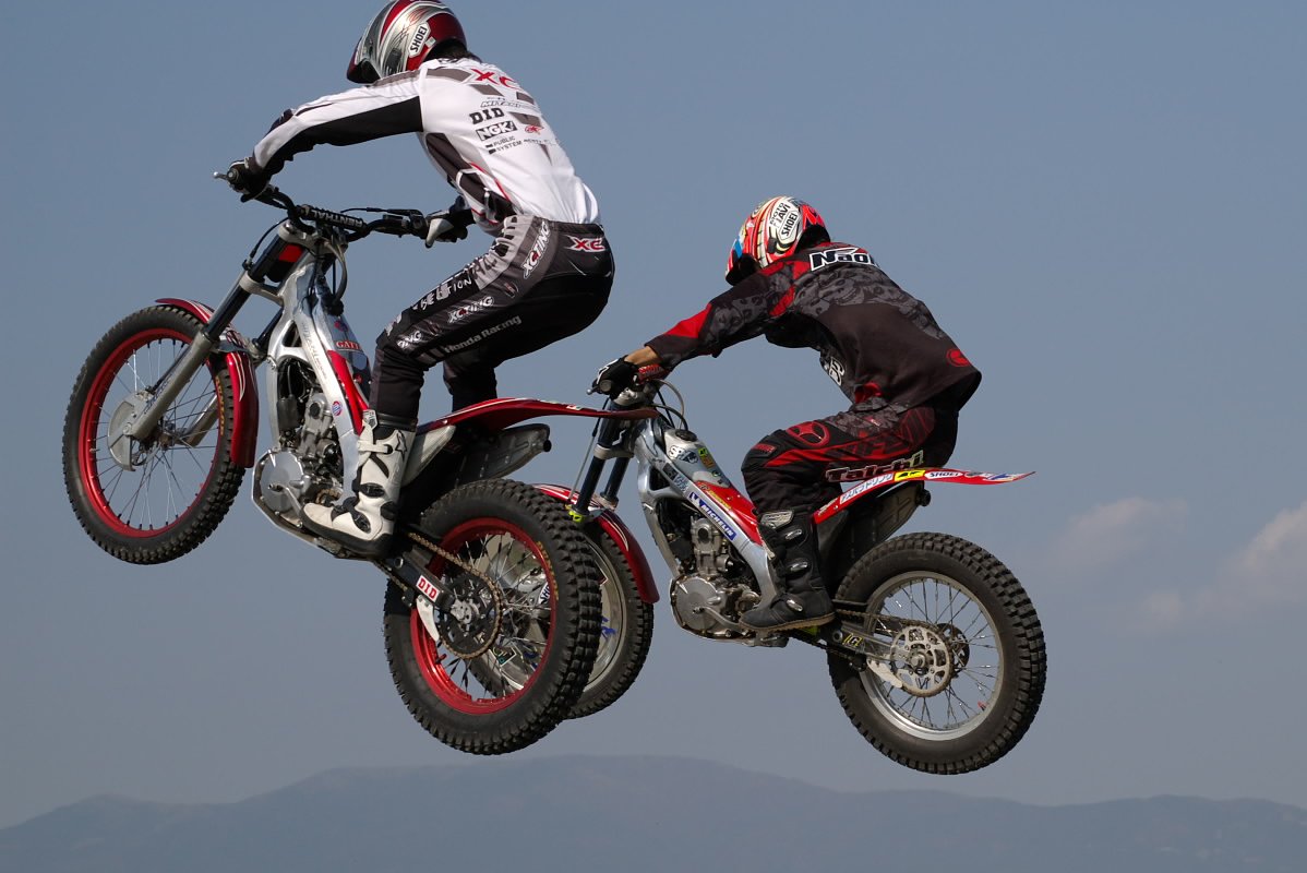バイクトライアル