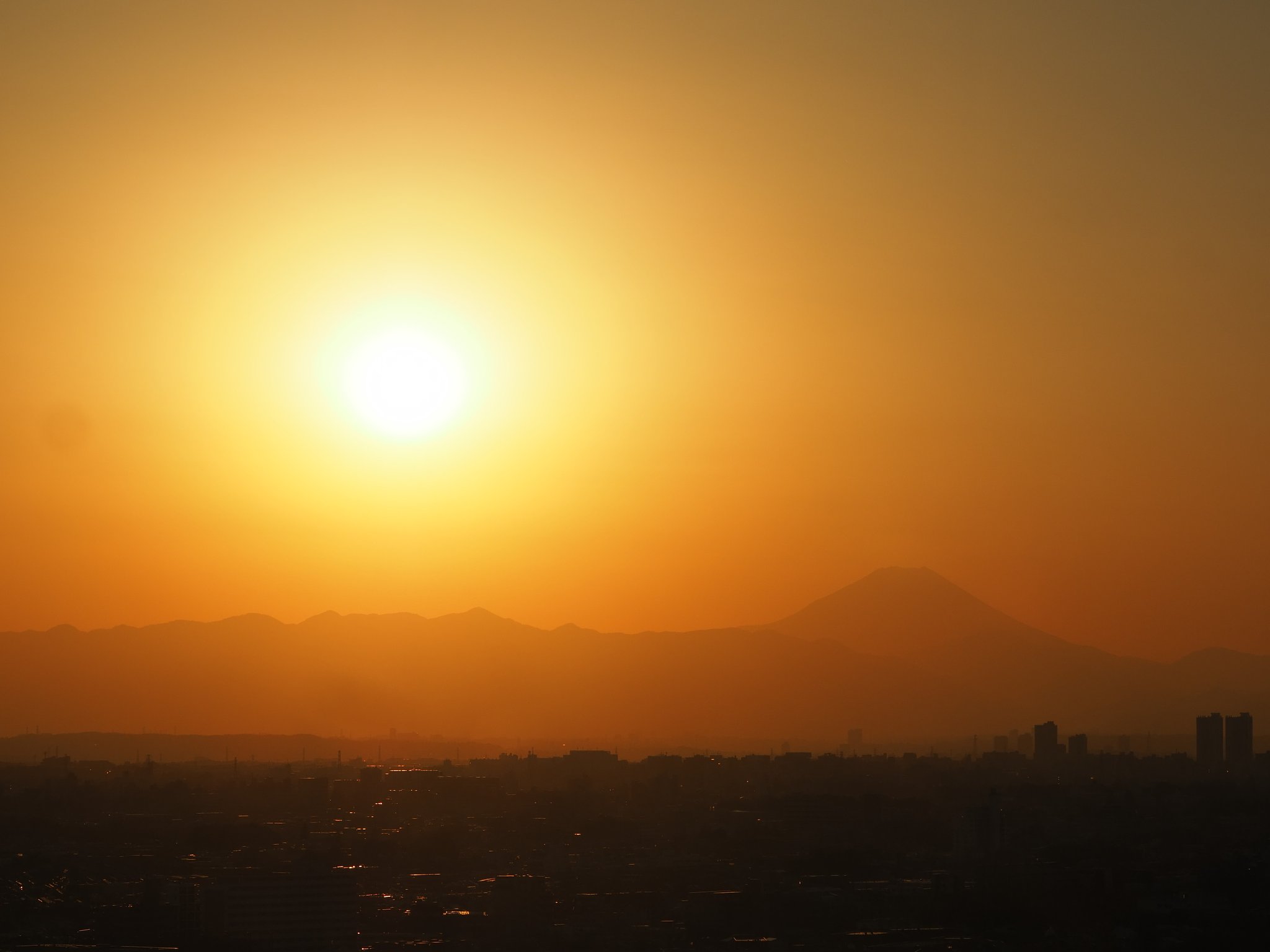 夕染めの街