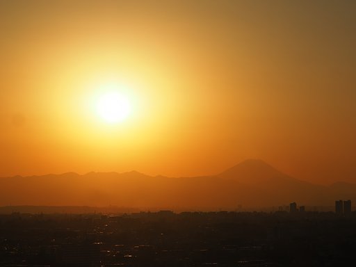 夕染めの街