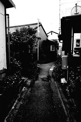 路地裏