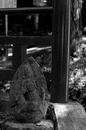 【EYL】モノクロ地蔵シリーズ　＃６