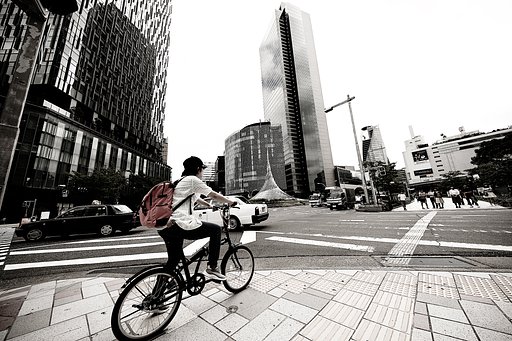 名駅前にて