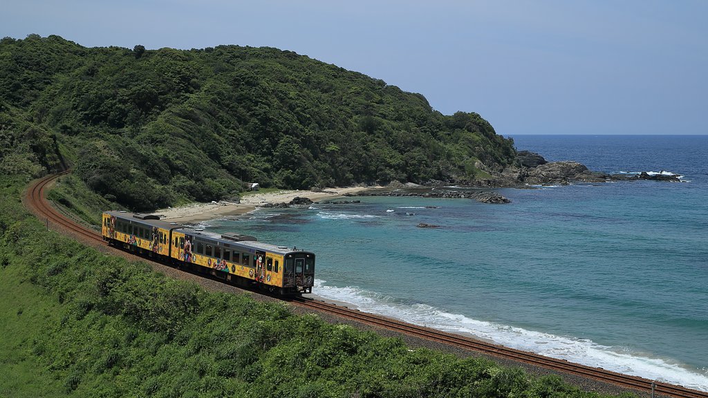 IWAMI  KAGURA  TRAIN