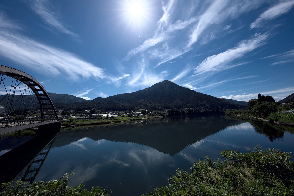 木曽川に架かる阿寺橋