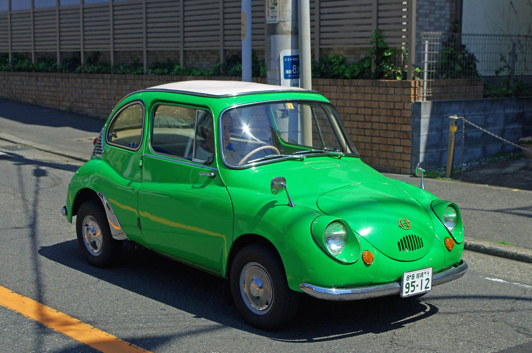 小型乗用車