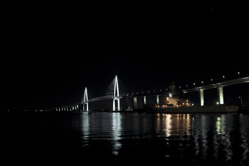 夜景　新湊大橋
