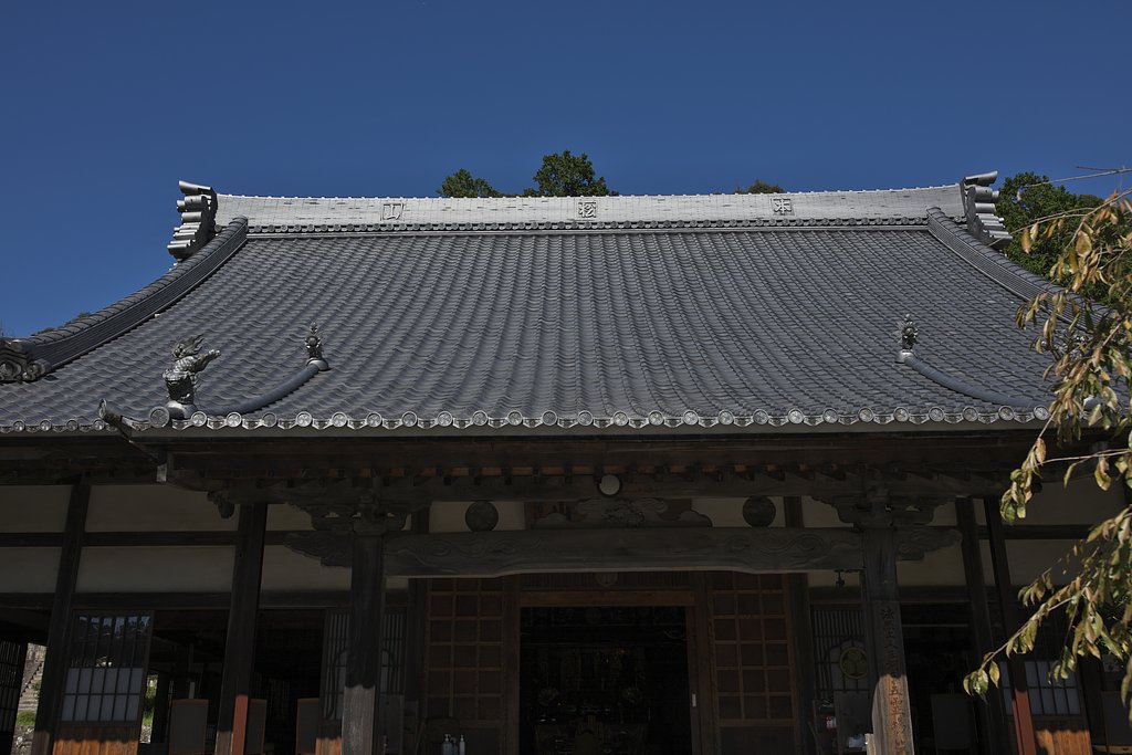 高月院　本堂　瓦屋根