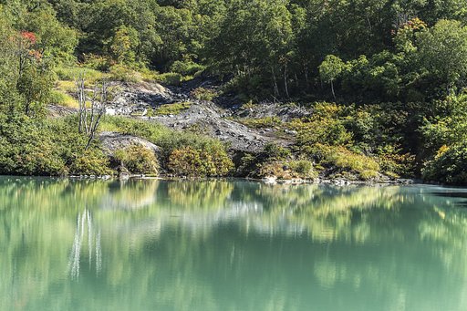 酸ケ湯温泉地獄沼
