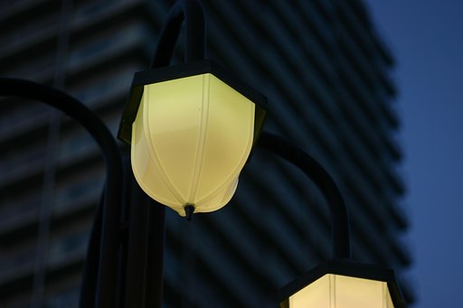 『円』街の灯り