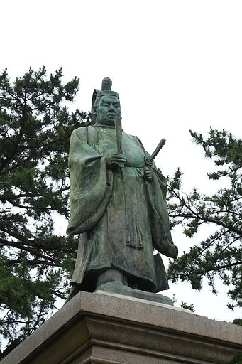 【自粛】井伊直弼の銅像