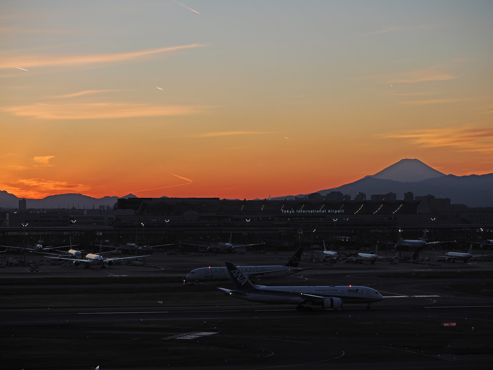 夕染めのHND(羽田空港)3