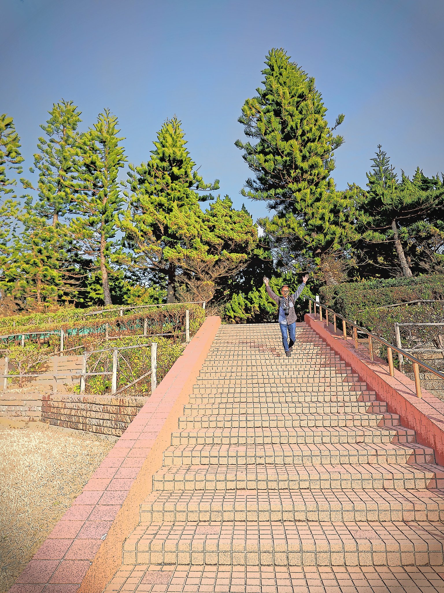 坂のある風景～Glico(野島崎灯台)～