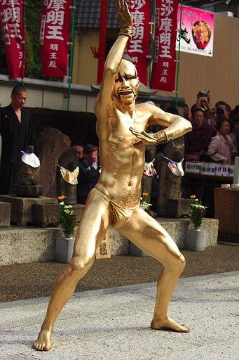 【50】ポーズをとる金粉男