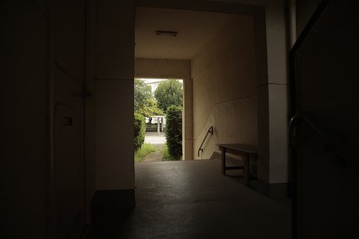 団地の中にある腰掛け