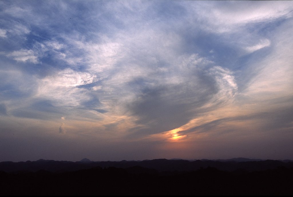 次から次に涌き出る雲
