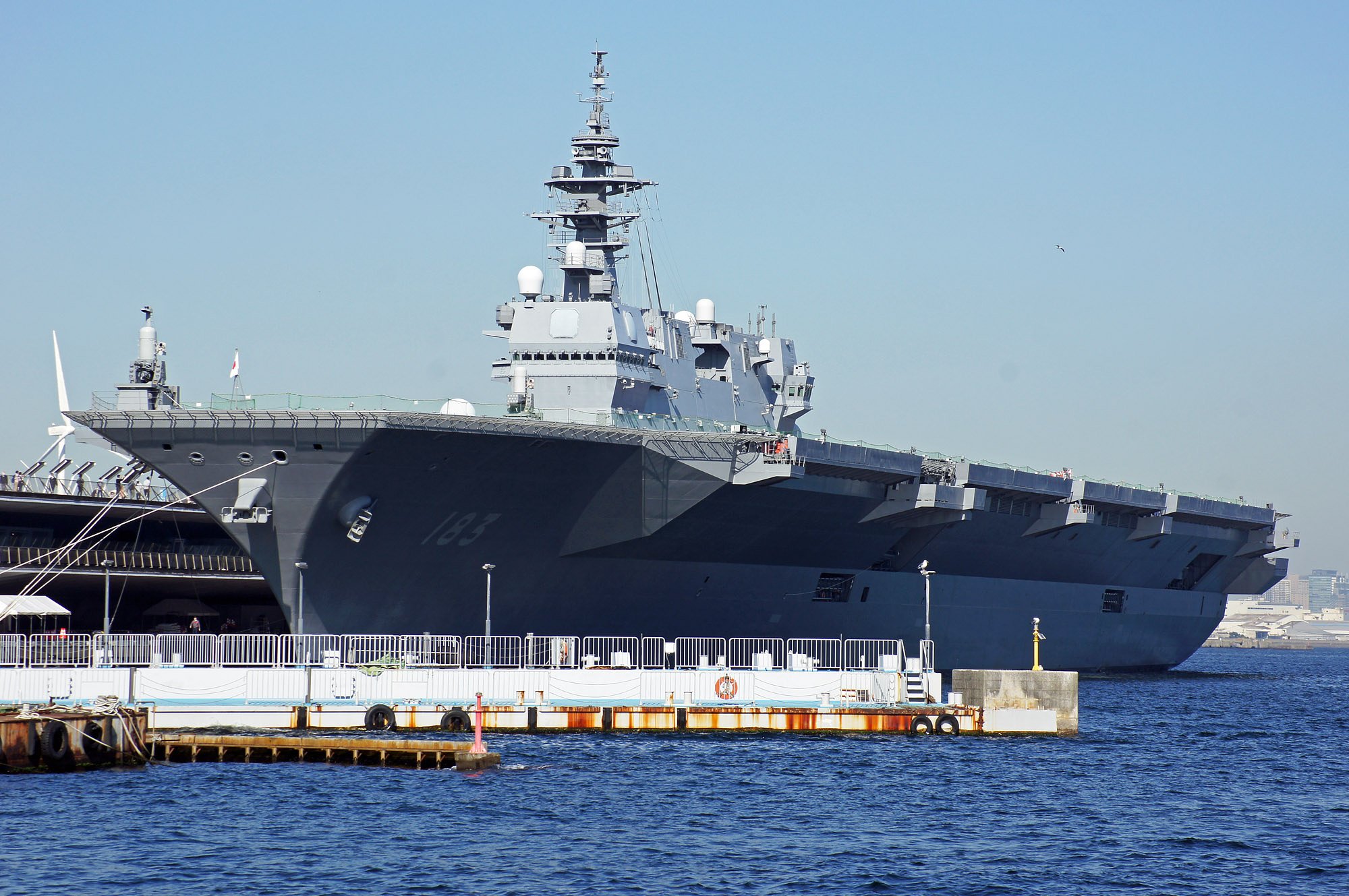 護衛艦いずも