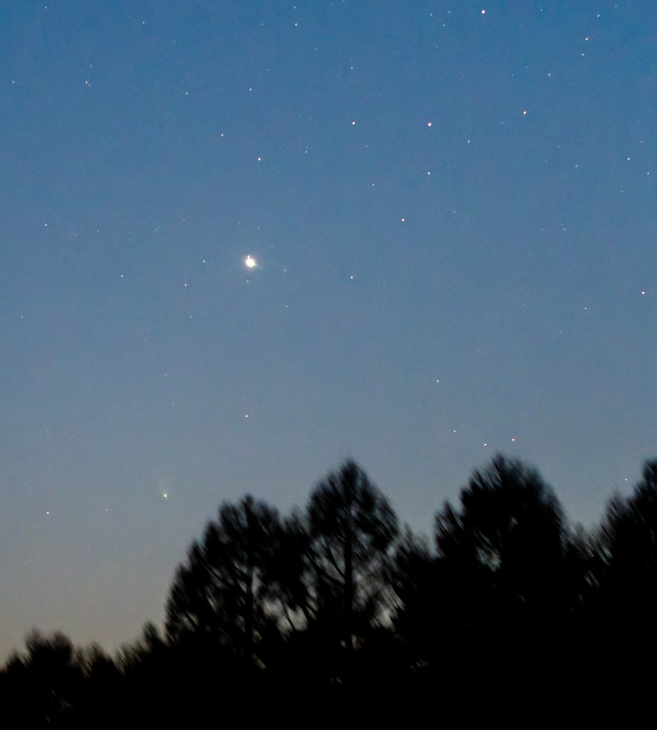 ポン・ブルックス彗星　木星を添えて