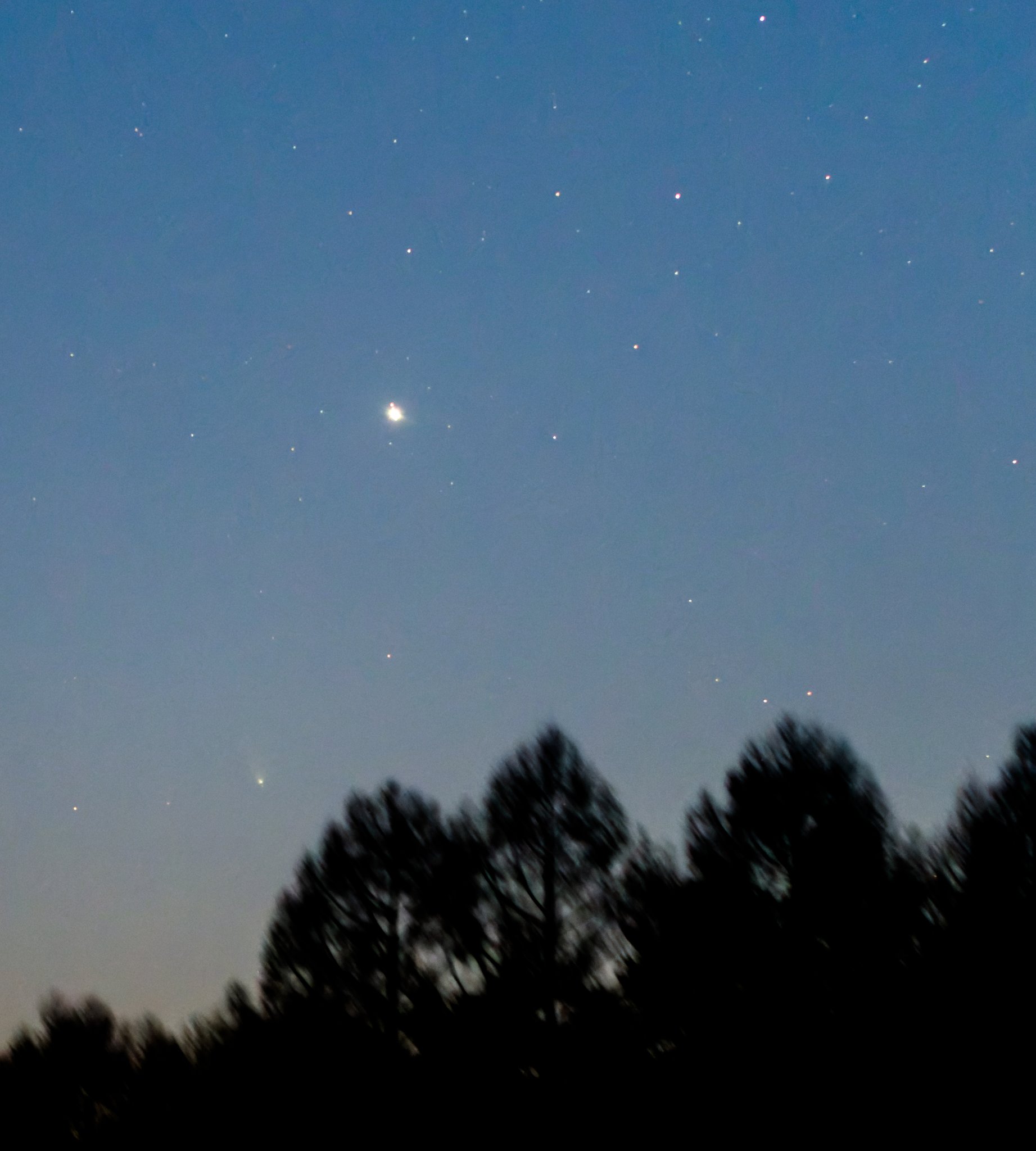 ポン・ブルックス彗星　木星を添えて
