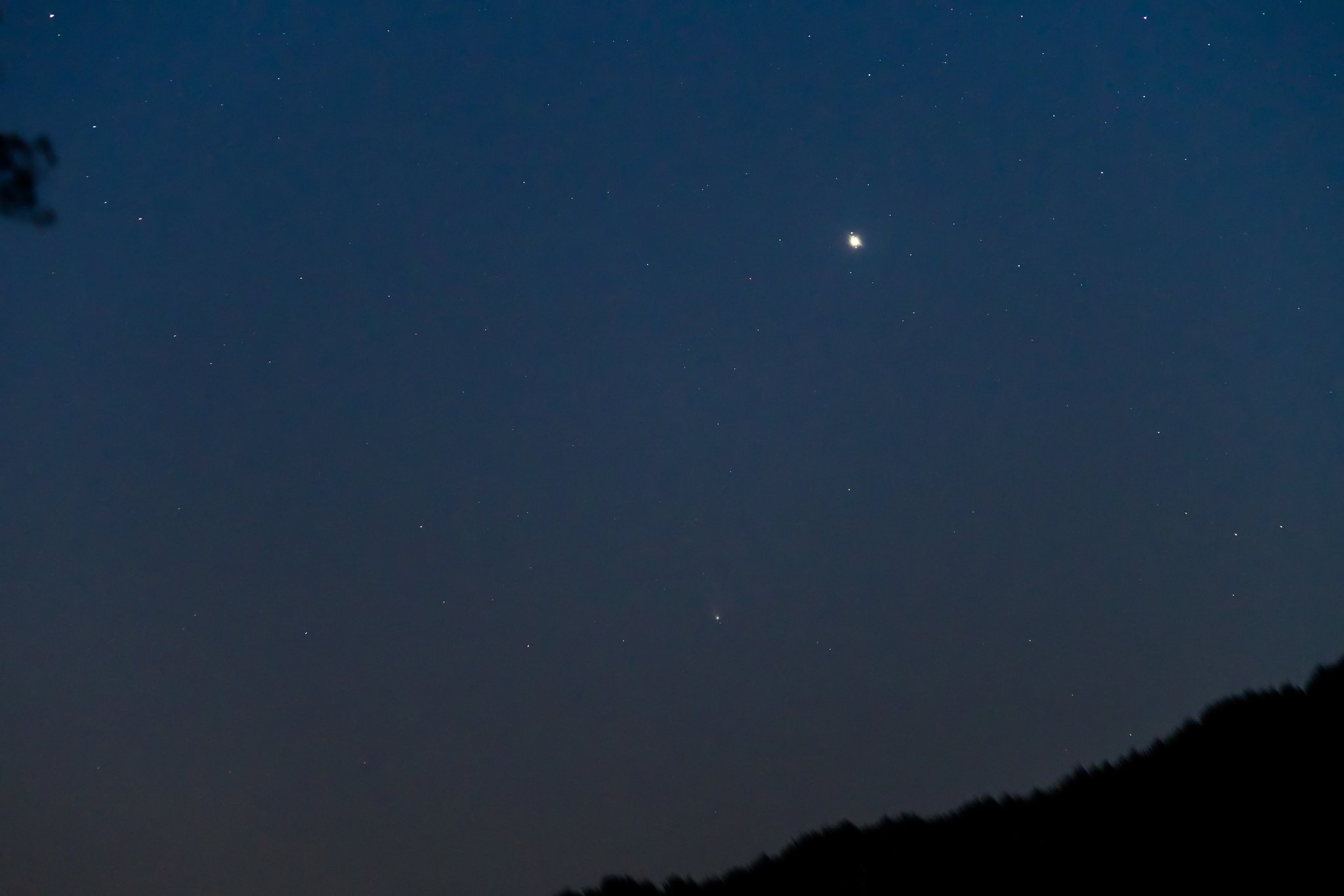 ポン・ブルックス彗星　木星を添えて
