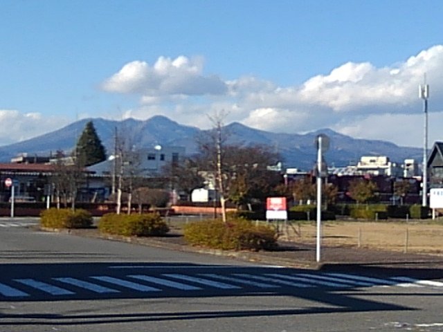 市街地から見えた高原山の姿