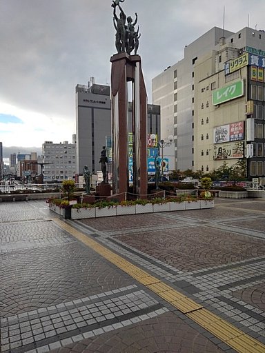 家族みたいな像
