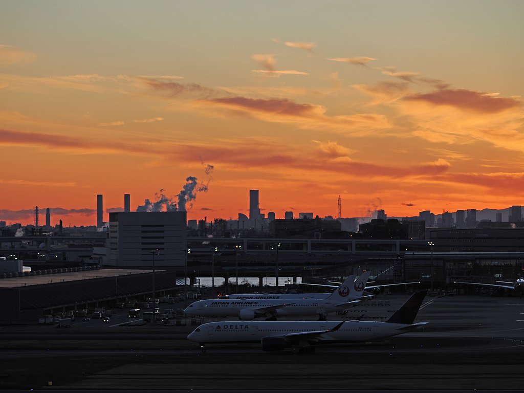 夕染めのHND(羽田空港)2