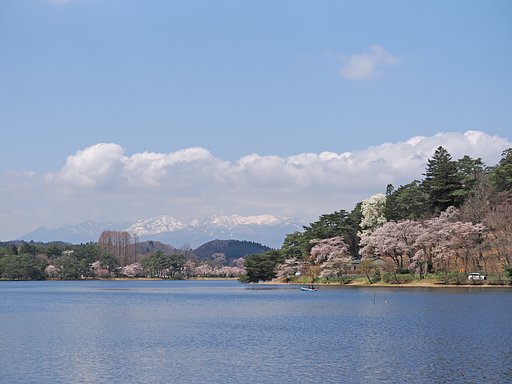 南湖の春