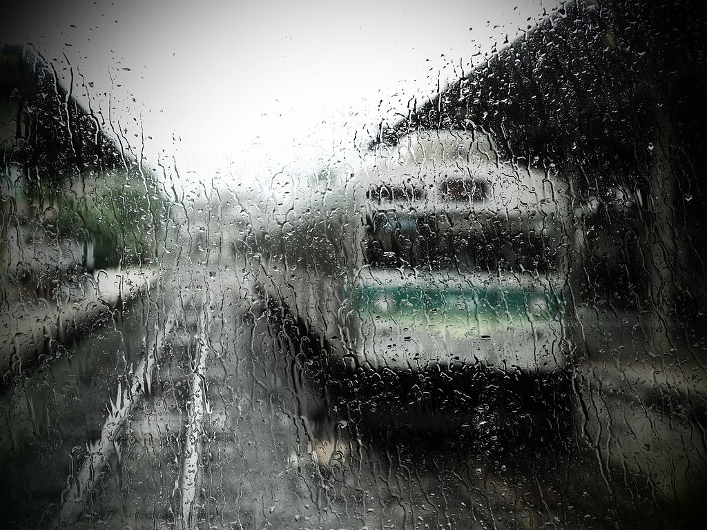 突然の雨