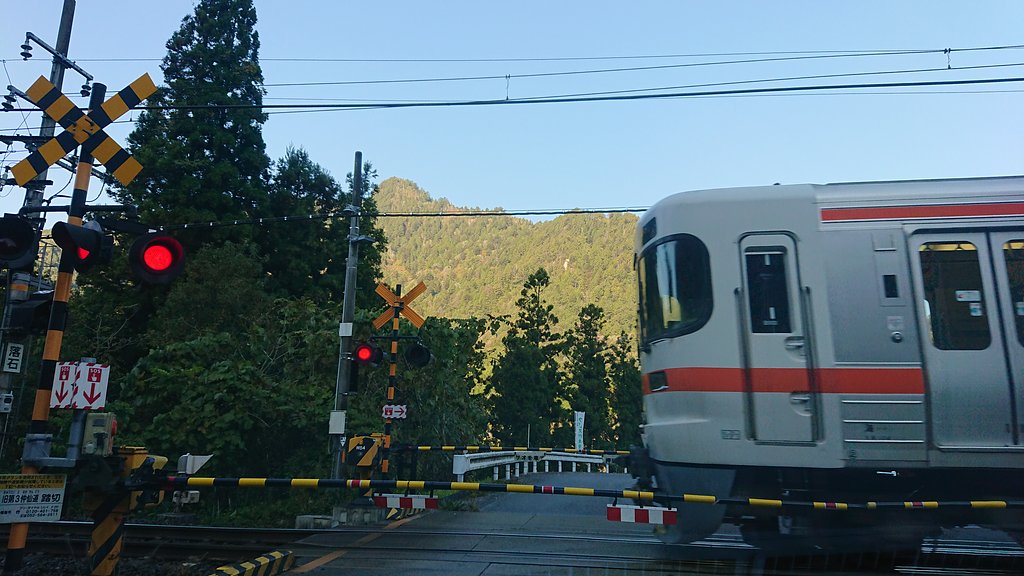 「踏切では止まりましょう(番外)」