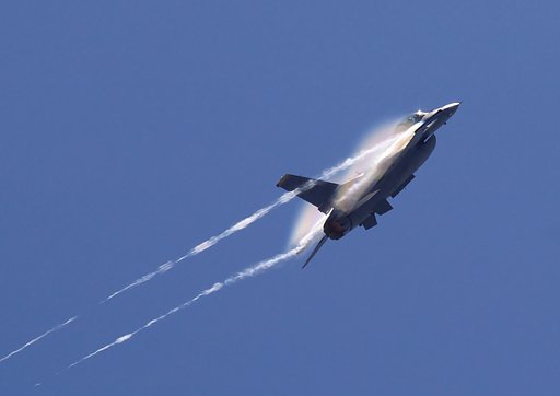 ベイパートレイル　千歳航空祭