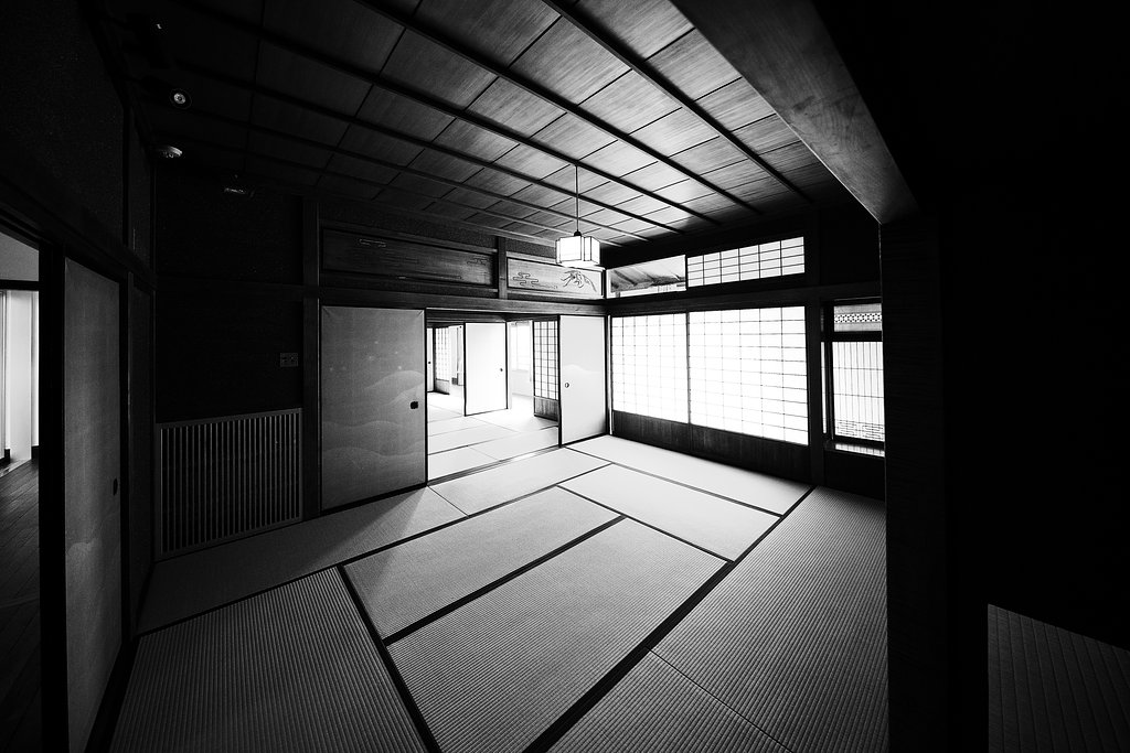 Hard monochromeWhiteTone