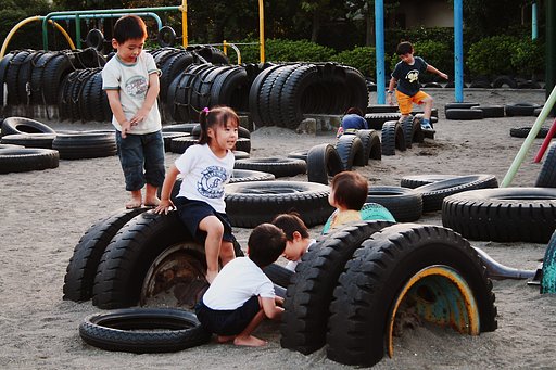 【円】タイヤ公園で、、