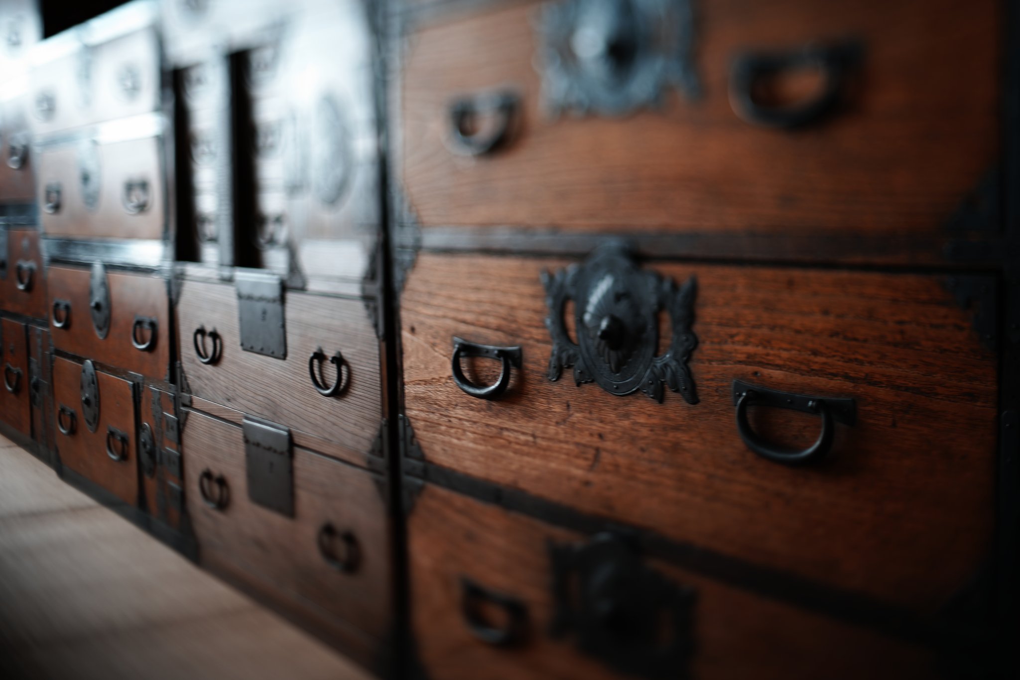 Retro Chest