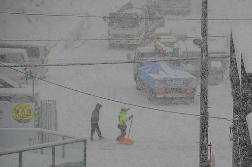 窓の外は大雪