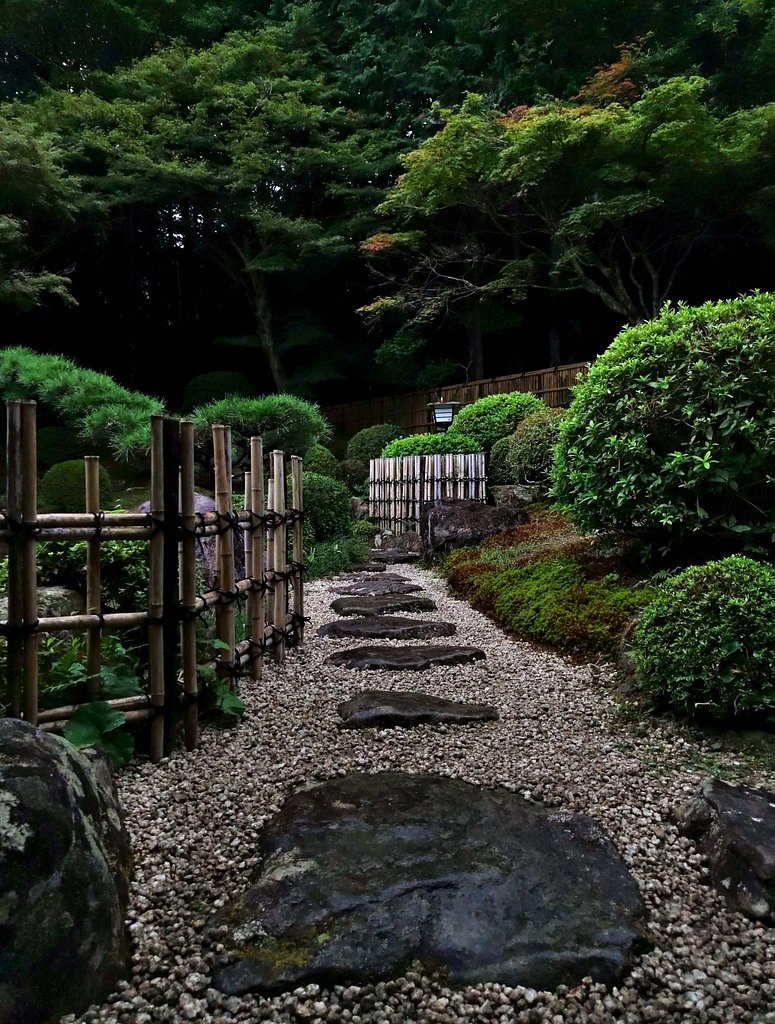 雨の庭園