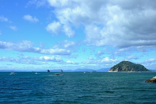 瀬戸の青空と雲